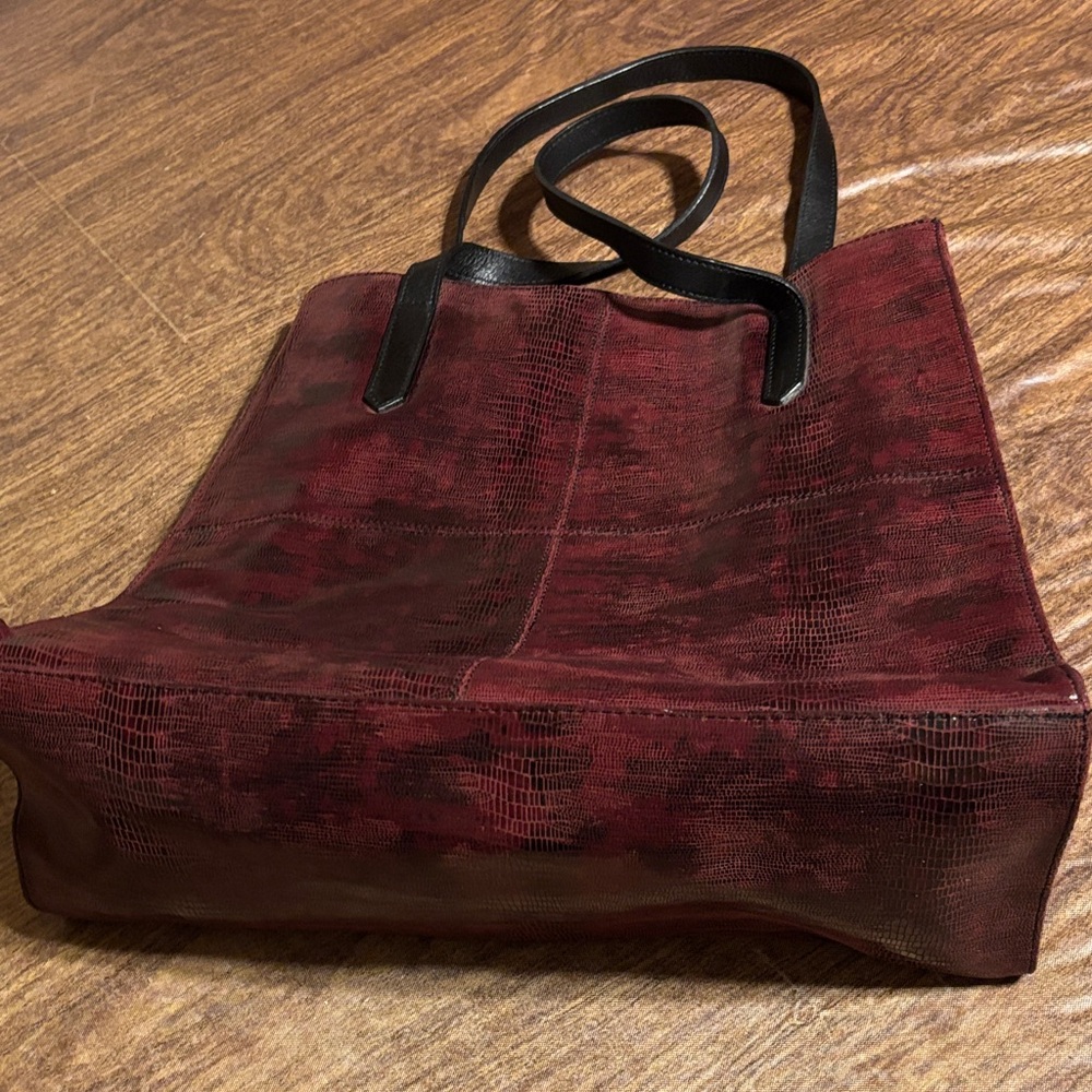 Moda Spana Elegant Burgundy Tote Bag